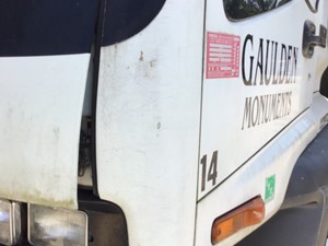 Used 2001 Isuzu FRR FSR FTR FVR W/T5500 T6500 T7500 Fender (Stock #P-860)) Part Image