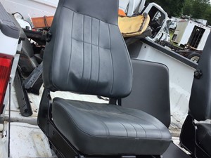 Used 2001 Isuzu FTR Seat (Stock #P-1217)) Part Image