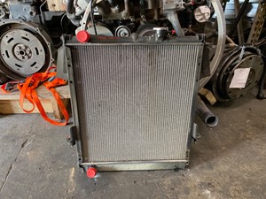 Used 2002 Isuzu NPR Radiator (Stock #222-005223-3)) Part Image