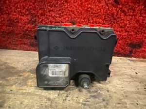 Used 2003 Isuzu NPR ABS Brake Pump (Stock #214-003917 -3)) Part Image