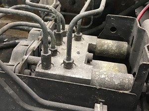Used 2004 Isuzu NPR ABS Brake Pump (Stock #192-010577-6)) Part Image