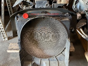 Used 2004 Mitsubishi FE649 Radiator (Stock #213-000554-4)) Part Image