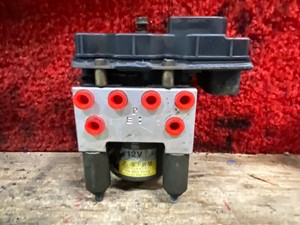 Used 2005 Isuzu NPR ABS Brake Pump (Stock #221-009336-4)) Part Image