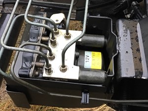 Used 2005 Isuzu NPR ABS Brake Pump (Stock #184-014195-5)) Part Image