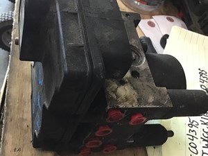 Used 2006 GM/Chev (HD) W4500 ABS Brake Pump (Stock #191-003193-6)) Part Image