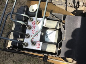 Used 2006 GM/Chev (HD) W4500 ABS Brake Pump (Stock #184-002162-4)) Part Image