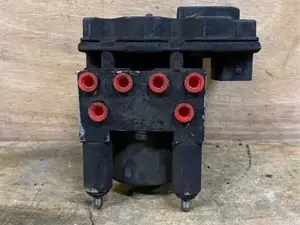 Used 2006 Isuzu NPR ABS Brake Pump (Stock #223-025898-7)) Part Image