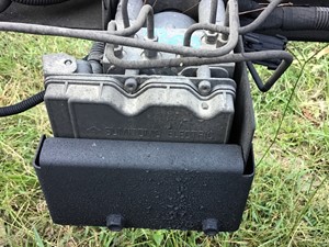 Used 2006 Isuzu NPR ABS Brake Pump (Stock #193-021583-6)) Part Image