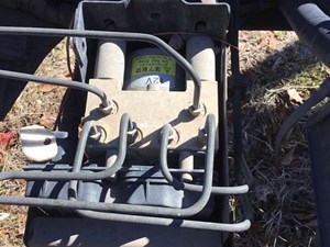 Used 2006 Isuzu NPR ABS Brake Pump (Stock #174-023674-4)) Part Image