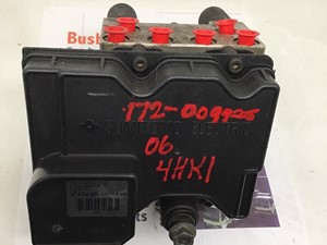 Used 2006 Isuzu NPR ABS Brake Pump (Stock #172-009928-5)) Part Image