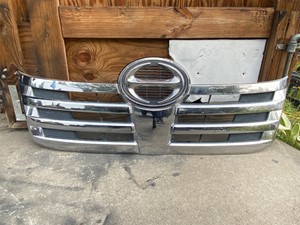 Used 2007 Hino 238 268 338 Grille (Stock #P-1663)) Part Image