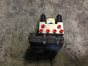 Used 2008 GM/Chev (HD) W4500 ABS Brake Pump (Stock #P-748)) Part Image