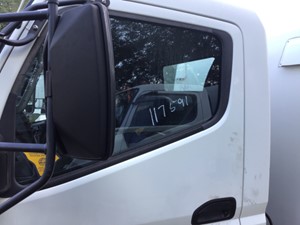 Used 2008 Mitsubishi FE Door Window (Stock #P-1661)) Part Image