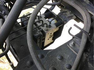 Used 2009 Isuzu NPR/NPR-HD ABS Brake Pump (Stock #212-001117-4)) Part Image