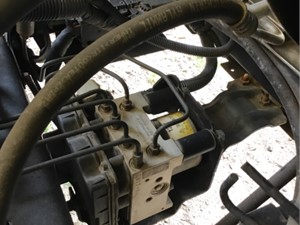 Used 2010 GM/Chev (HD) W4500 ABS Brake Pump (Stock #211-000064-5)) Part Image