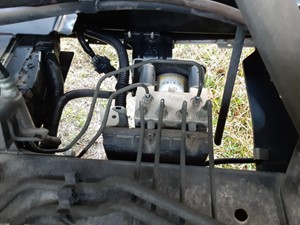 Used 2010 GM/Chev (HD) W4500 ABS Brake Pump (Stock #204-000196-5)) Part Image
