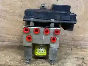 Used 2011 Isuzu NPR ABS Brake Pump (Stock #202-300380-5)) Part Image
