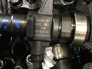 Used 2012 Isuzu 4JJ1 Injector (Stock #P-877)) Part Image