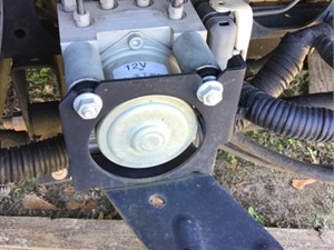 Used 2012 Isuzu NPR - GAS ABS Brake Pump (Stock #204-800228-3)) Part Image