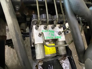 Used 2012 Isuzu NRR ABS Brake Pump (Stock #203-900726-8)) Part Image