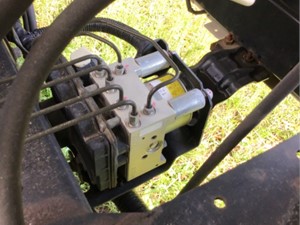 Used 2013 Isuzu NPR - GAS ABS Brake Pump (Stock #204-802946-5)) Part Image