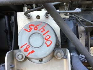 Used 2014 Isuzu NPR ABS Brake Pump (Stock #181-001495-3)) Part Image