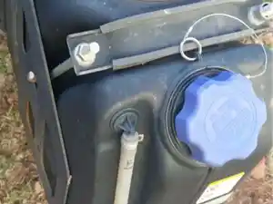 Used 2014 Isuzu NPR DEF Tank (Stock #231-400622-7)) Part Image