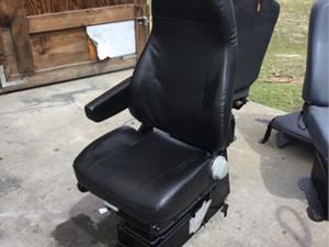 Used 2014 Isuzu Reach Seat (Stock #171-W00533-9)) Part Image