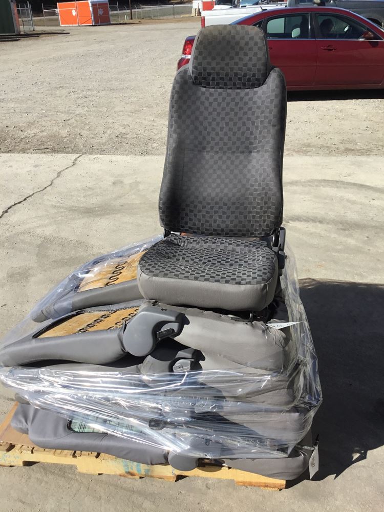 2006 Isuzu W3500/W4500/NPR/NPRHD (Stock P242) Seats TPI