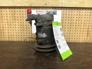 Used 1992 UD/Nissan UD1300 A/C Compressor Image