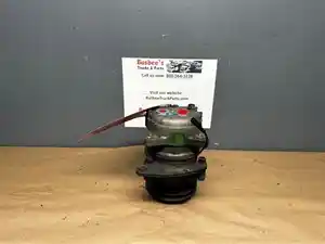 Used 1995 Isuzu NPR A/C Compressor (Stock #P-194)) Part Image