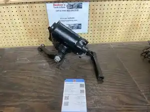 Used 1996 Mitsubishi FE Steering Gear (Stock #P-103734)) Part Image