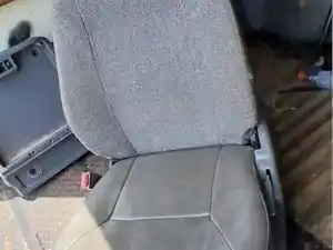 Used 1996 Mitsubishi FE639 Seat (Stock #262- 901679-2)) Part Image