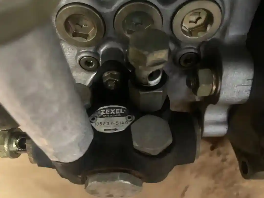 Used 1999 Isuzu 4HE1 Fuel Injection Part