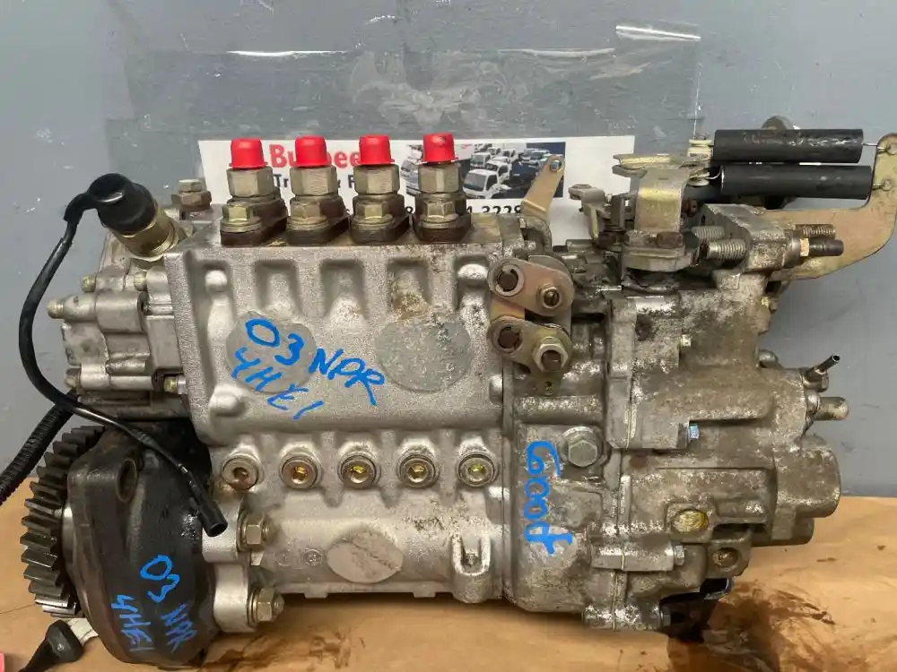 Used 1999 Isuzu 4HE1 Fuel Injection Part