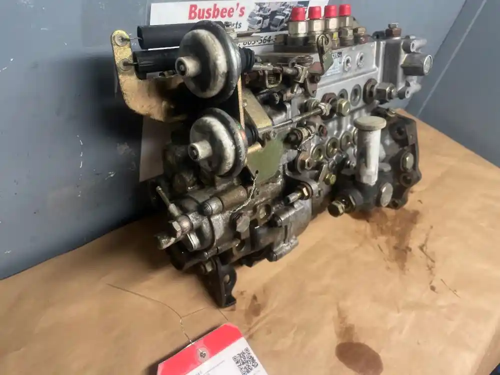 Used 1999 Isuzu 4HE1 Fuel Injection Part