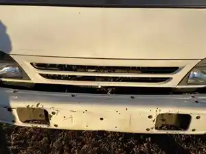 Used 1999 Isuzu NPR Grille (Stock #234-018313-6)) Part Image