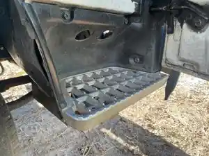 Used 1999 Isuzu NPR Step (Stock #234-018313-12)) Part Image
