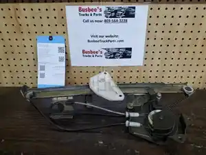 Used 1999 Mitsubishi FE649 Door Window Regulator (Stock #P-104183)) Part Image