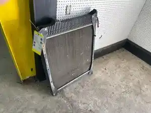 Used 2000 Ford F-650 Radiator (Stock #213-A21097-28)) Part Image