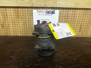Used 2001 Isuzu FTR A/C Compressor (Stock #P-103011)) Part Image