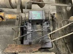 Used 2002 Isuzu NPR ABS Brake Pump (Stock #233-002200-4)) Part Image