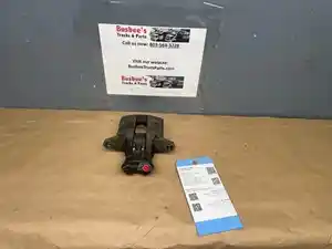 Used 2004 Mitsubishi FE Brake Caliper (Stock #P-104599)) Part Image
