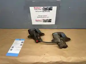 Used 2004 Mitsubishi FE Brake Caliper (Stock #P-104598)) Part Image