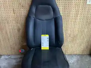 Used 2005 GMC C5500 Seat (Stock #P-104978)) Part Image