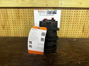 Used 2005 Hino 238 268 338 A/C Compressor (Stock #P-102918)) Part Image