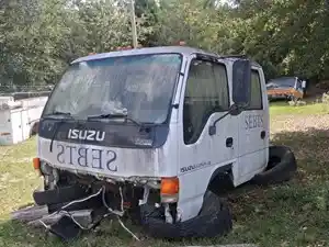 Used 2005 Isuzu NPR-HD Cab (Stock #221-009336-6)) Part Image