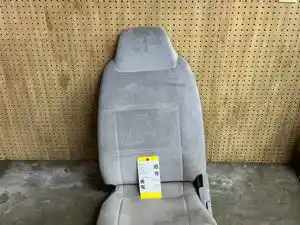 Used 2006 Ford LCF Seat (Stock #P-105014)) Part Image