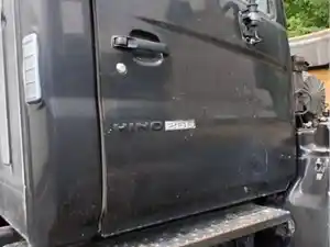 Used 2006 Hino 268 Door (Stock #251-S12269-3)) Part Image
