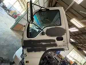 Used 2006 Isuzu NPR Door (Stock #232-800575-9)) Part Image